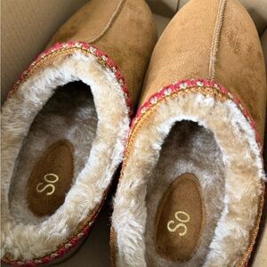 SO Women's Tan Slippers with Pink Trim